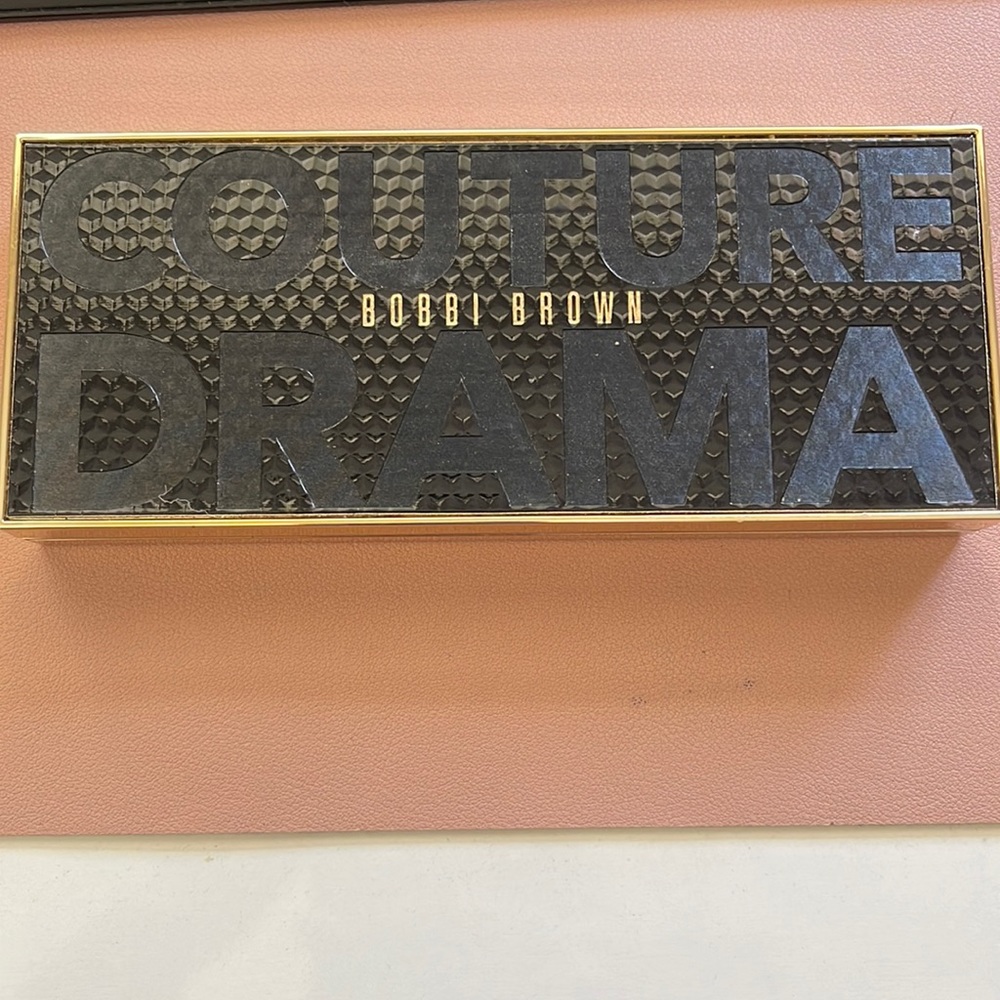 Bobbi Brown: Couture Drama Eye Shadow Palette
